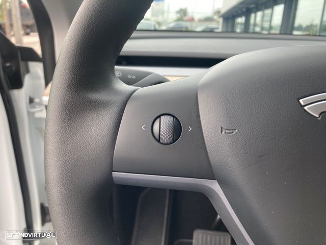 Tesla Model Y Long Range Dual Motor AWD - 15