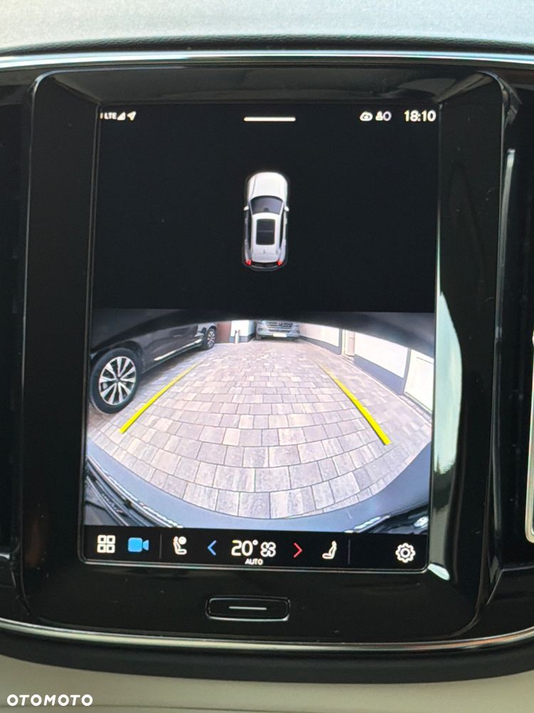 Volvo XC 40 B3 B DKG Ultra Black Edition - 11