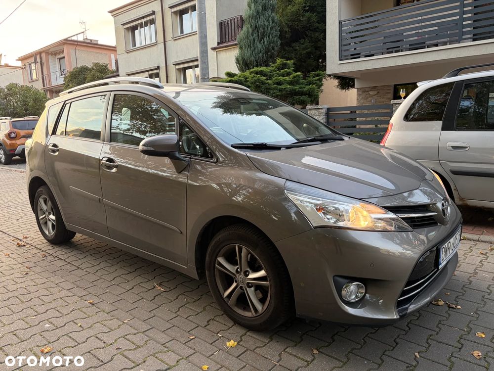 Toyota Verso 1.6 Premium EU6 - 3