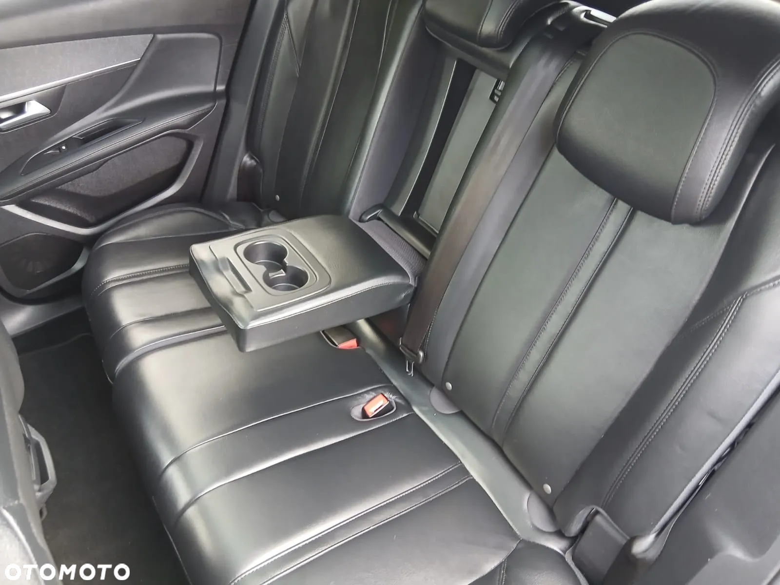 Peugeot 3008 1.2 PureTech GT S&S - 6