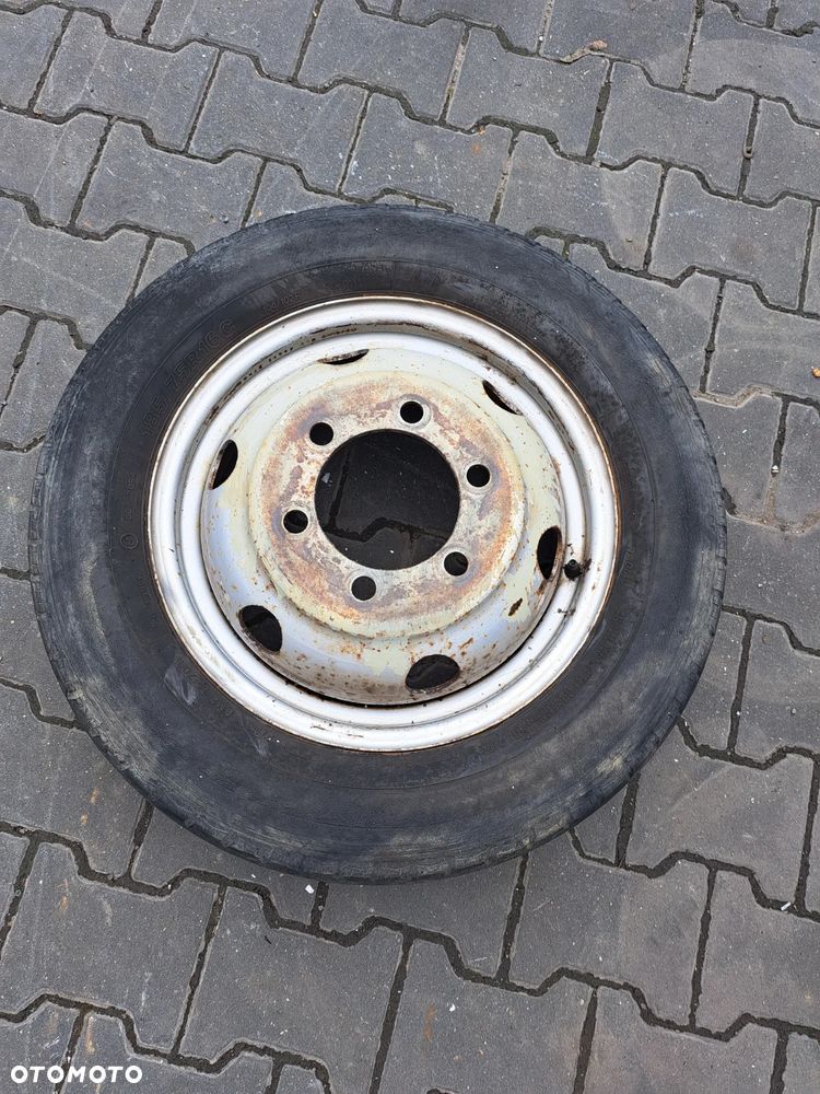 Iveco Daily felga stalowa 5jx 15 6x130 firmy Michelin - 1