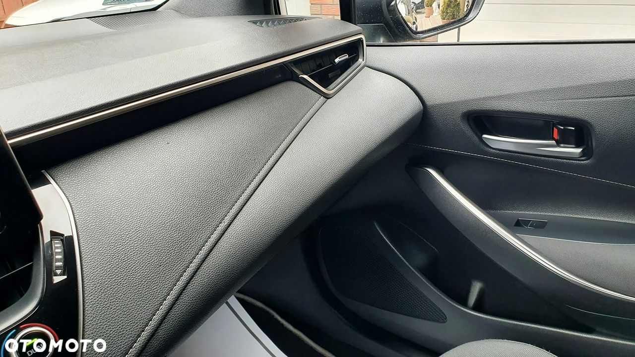 Toyota Corolla - 30