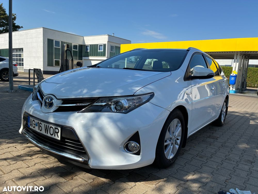 Toyota Auris 1.8 L VVT-i Luna - 3