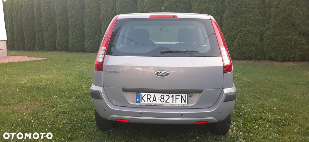Ford Fusion - 11