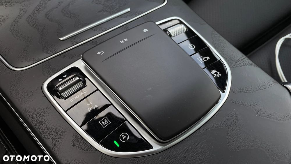 Mercedes-Benz GLC - 24