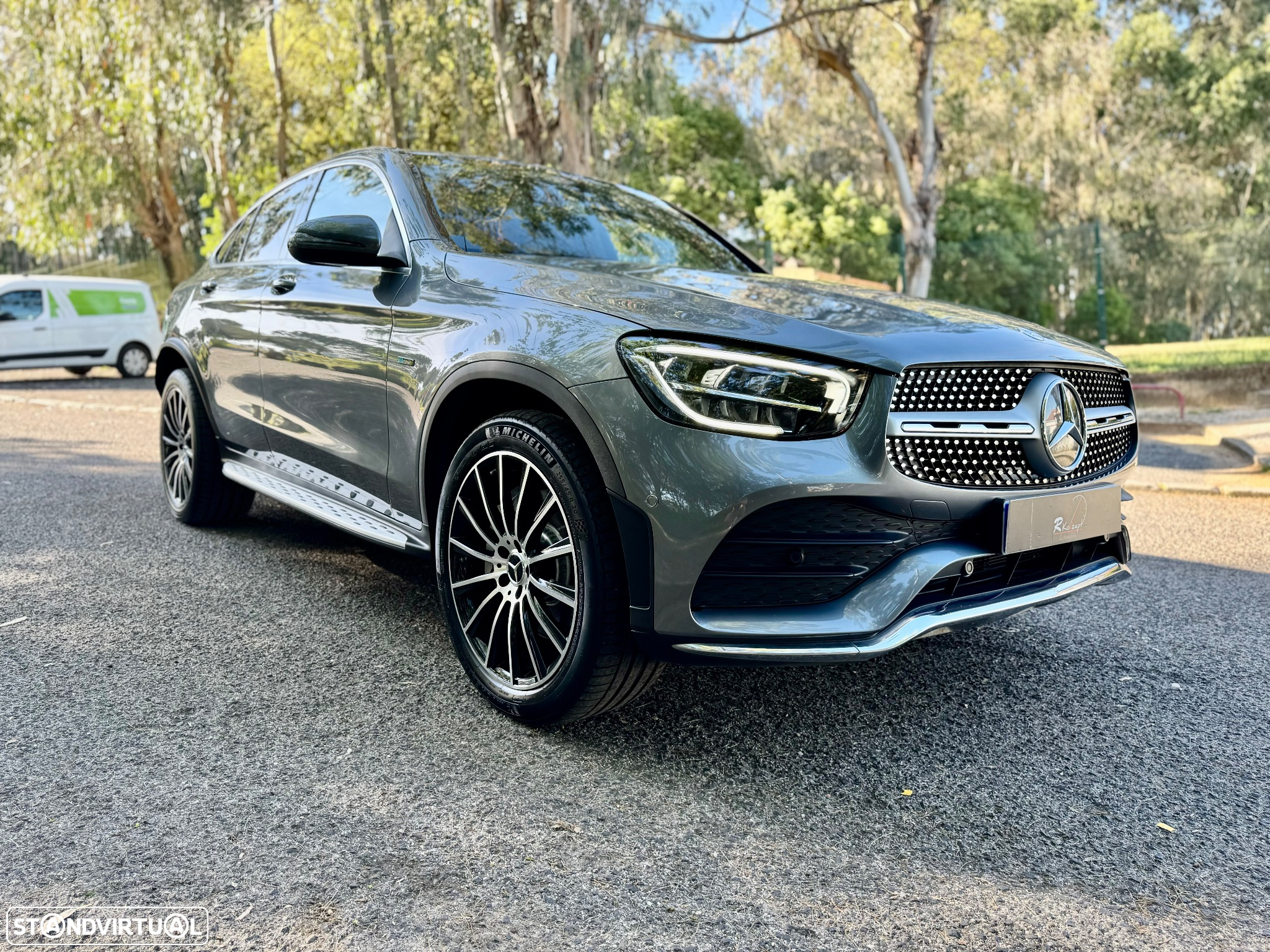 Mercedes-Benz GLC 300 Coupe de 4Matic 9G-TRONIC AMG Line Plus - 9