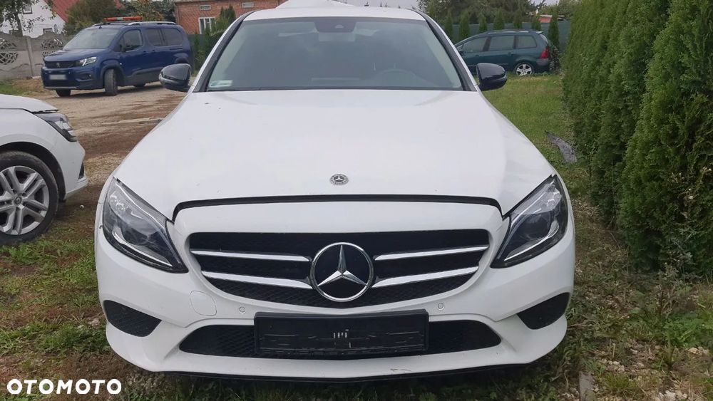 Mercedes-Benz Klasa C 200 4Matic 9G-TRONIC Exclusive - 2