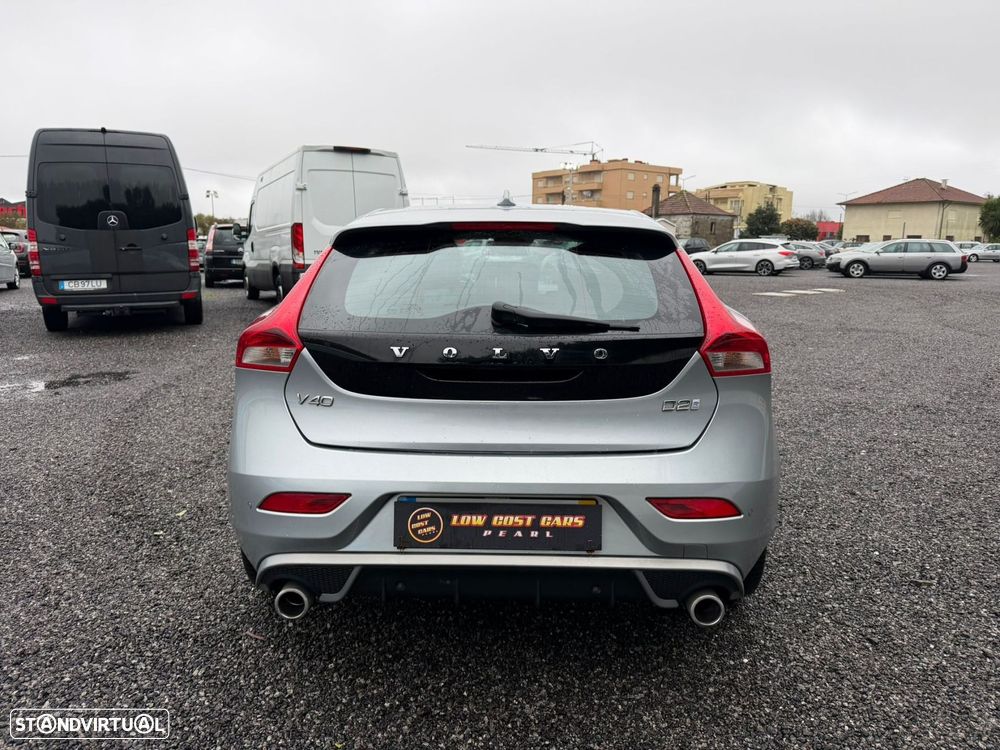Volvo V40 2.0 D2 R-Design - 10
