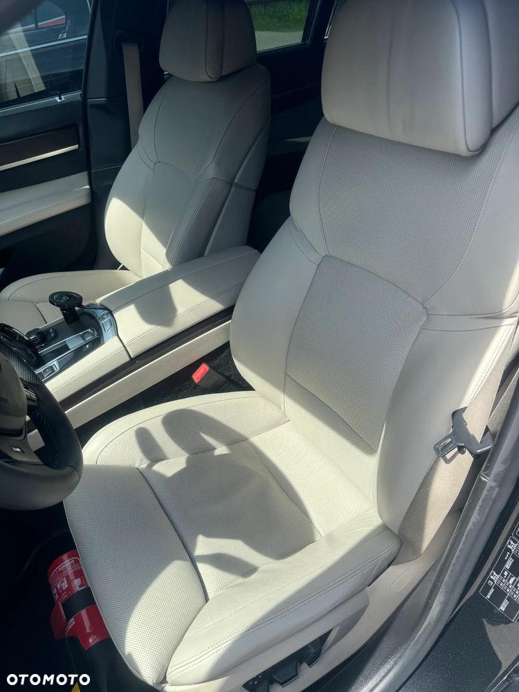 BMW Seria 7 740d - 15