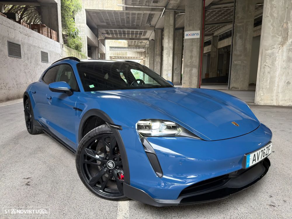 Porsche Taycan Cross Turismo 4S - 18