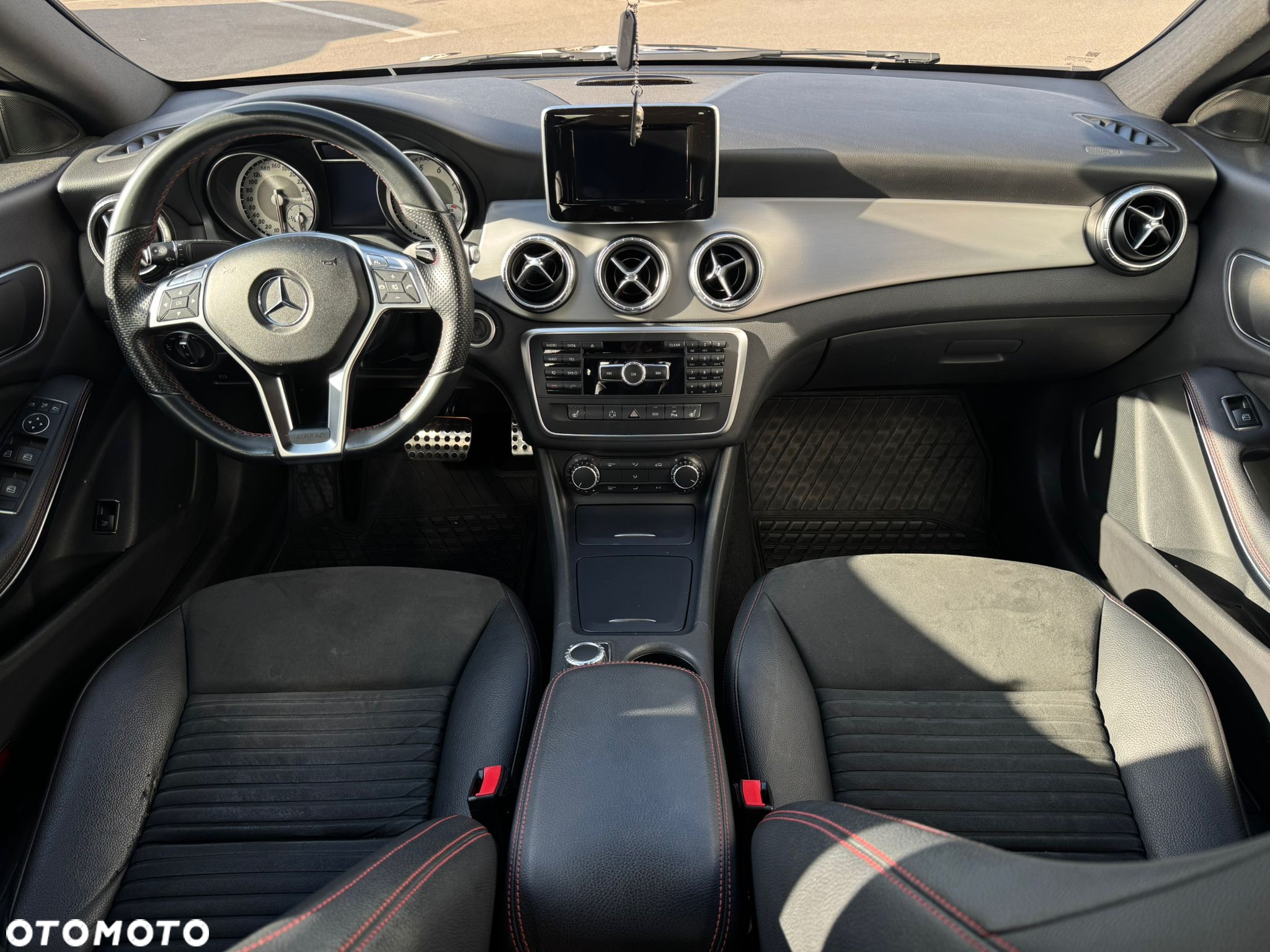 Mercedes-Benz CLA - 23