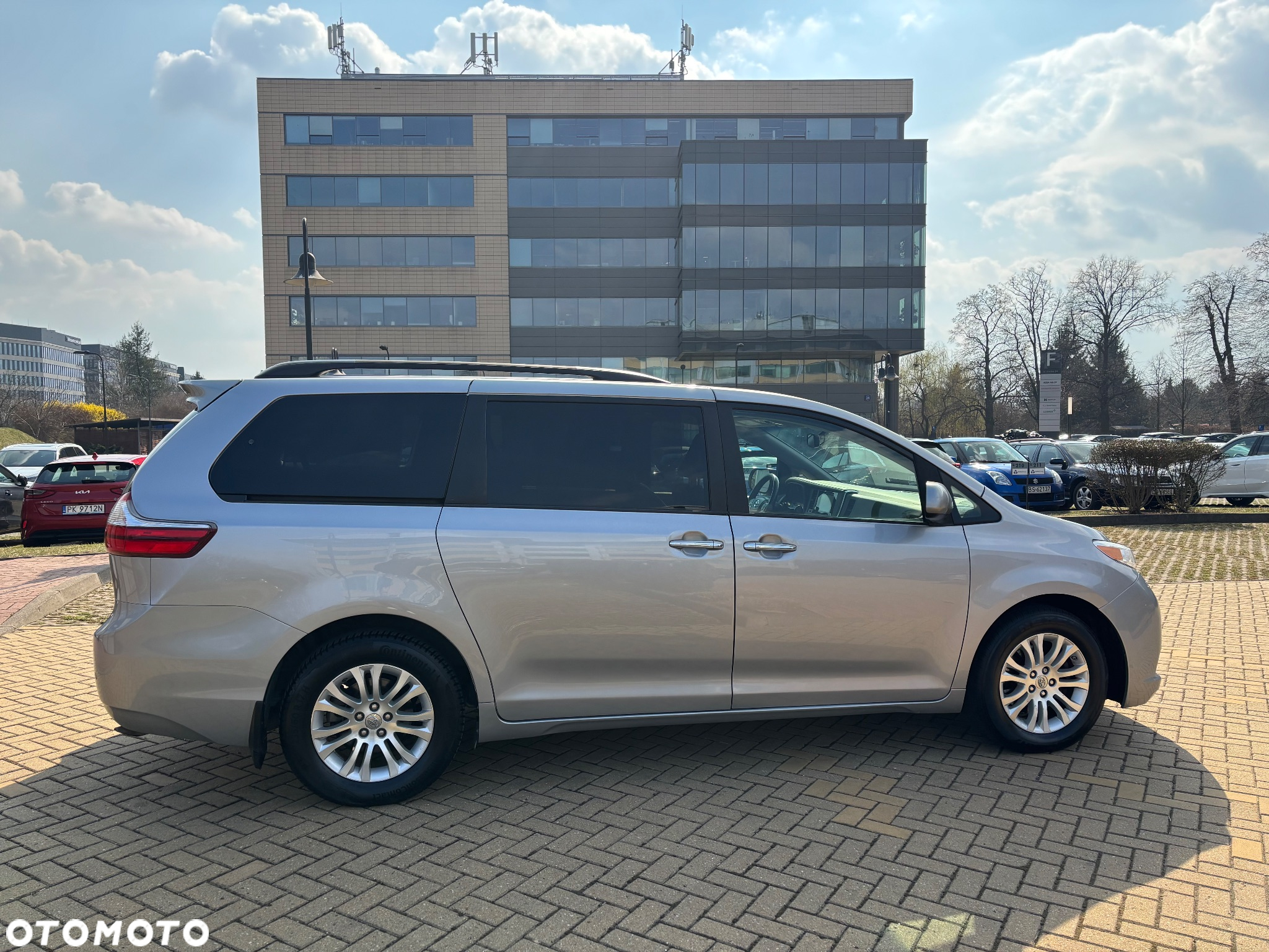 Toyota Sienna 3.5 V6 XLE AWD - 5