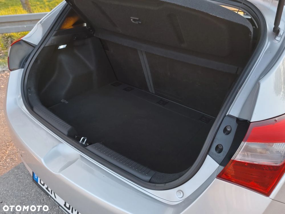 Hyundai i30 blue 1.4 YES Silver - 18