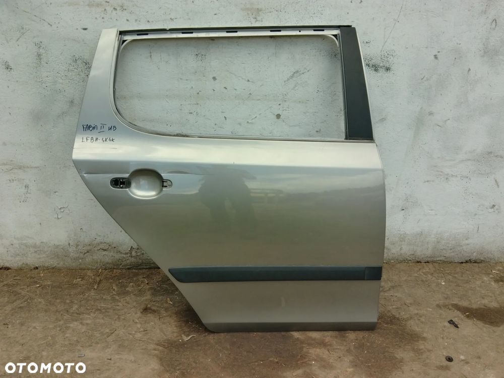 SKODA FABIA II LIFT 10-14  LIFT LF8H DRZWI PRAWE TYŁ TYLNE HB