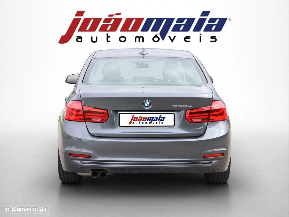 BMW 330 e iPerformance Line Sport - 8