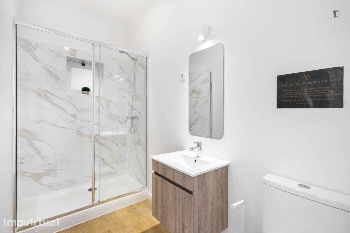 Quarto - localizado em Penha de França Lisbon - Grande imagem: 4/14
