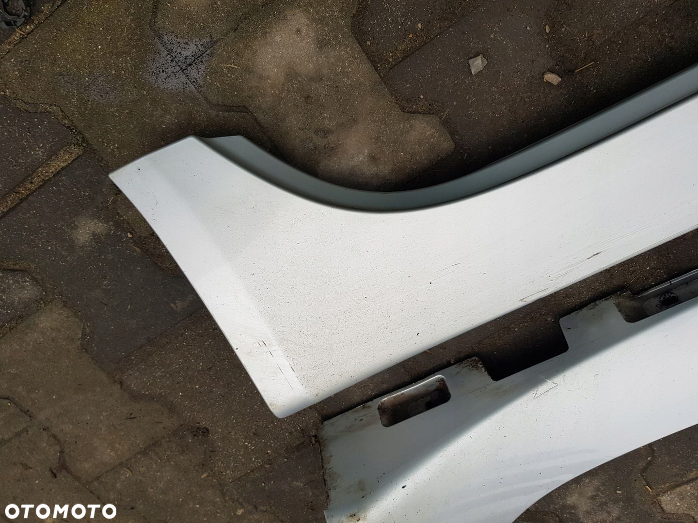 JAGUAR XF LISTWA PROGOWA LEWA 8X23-F10609-A - 8