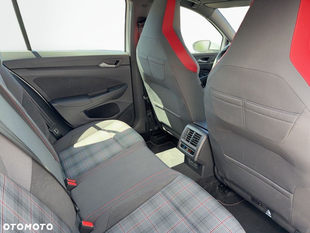 Volkswagen Golf - 17