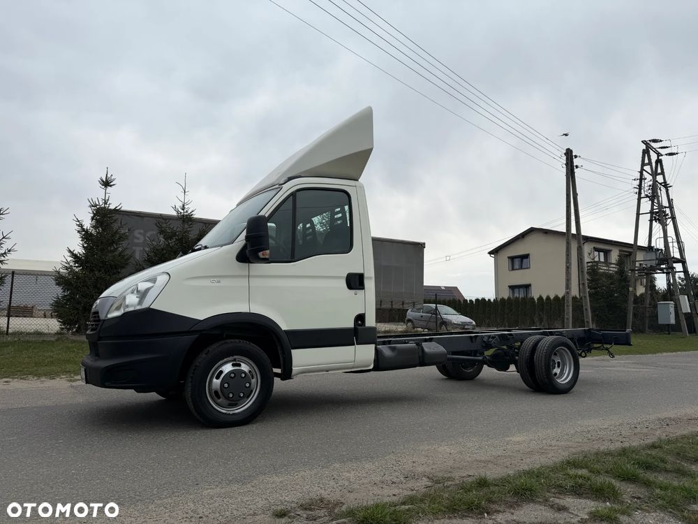 Iveco 35C15 * 3.0 / 150KM * Rama do zabudowy * Rozstaw osi: 4.1m * Koła bliźniacze * - 1