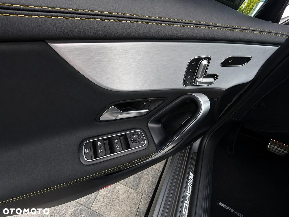Mercedes-Benz CLA AMG 45 S 4-Matic 8G-DCT - 17