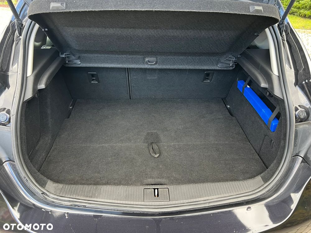 Opel Astra 1.6 Turbo Sport - 25