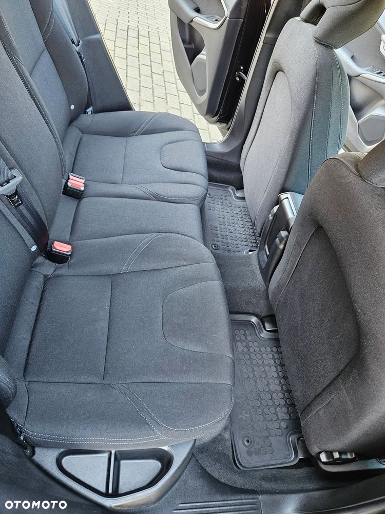 Volvo V40 T4 Kinetic - 27