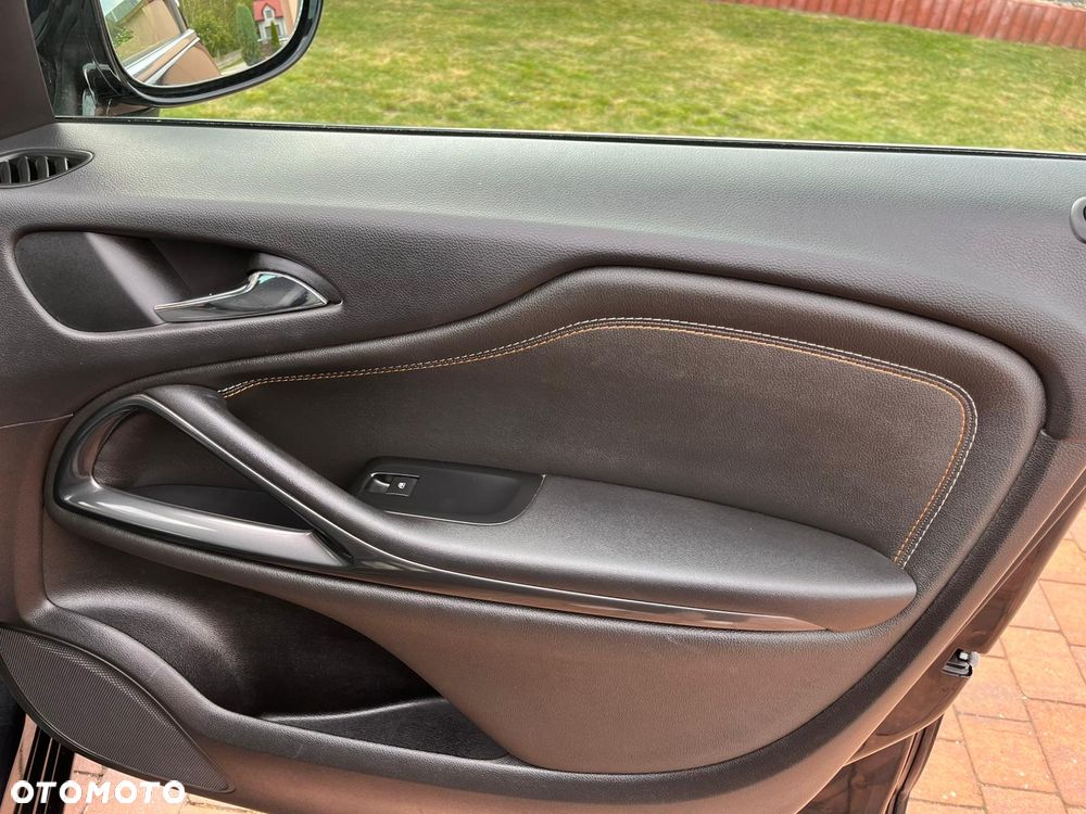 Opel Zafira 2.0 CDTI Cosmo - 24