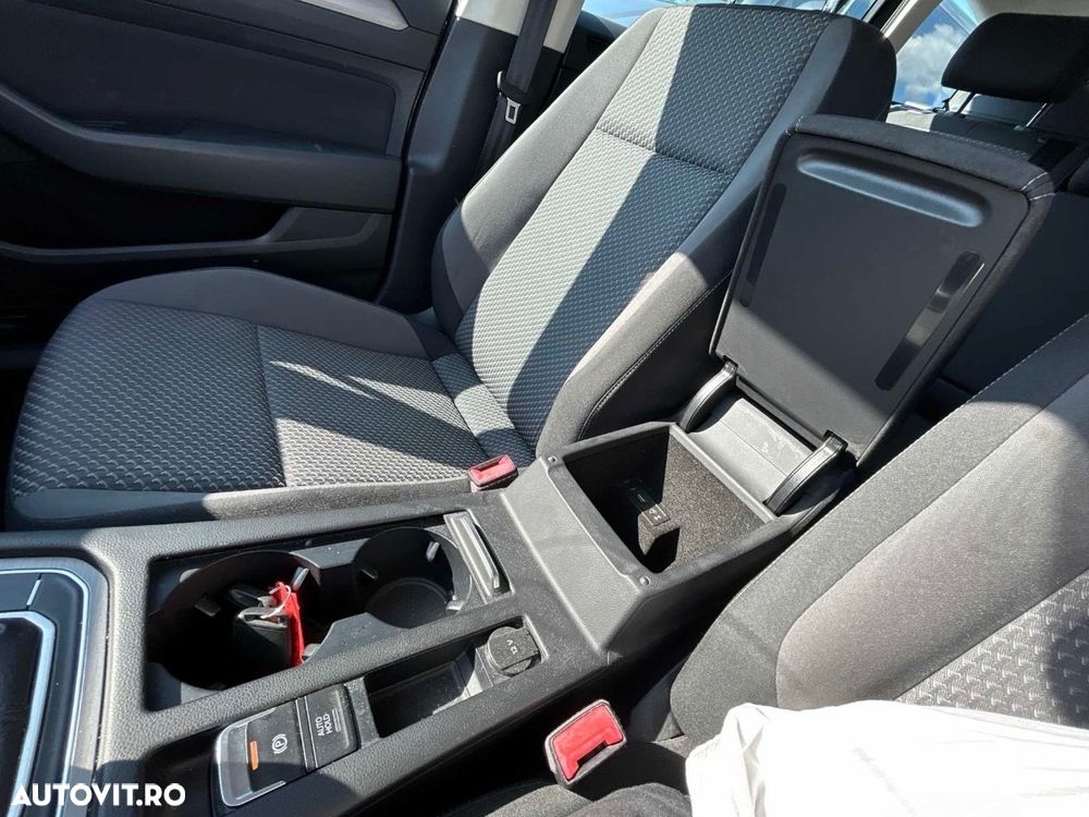 Volkswagen Passat - 11