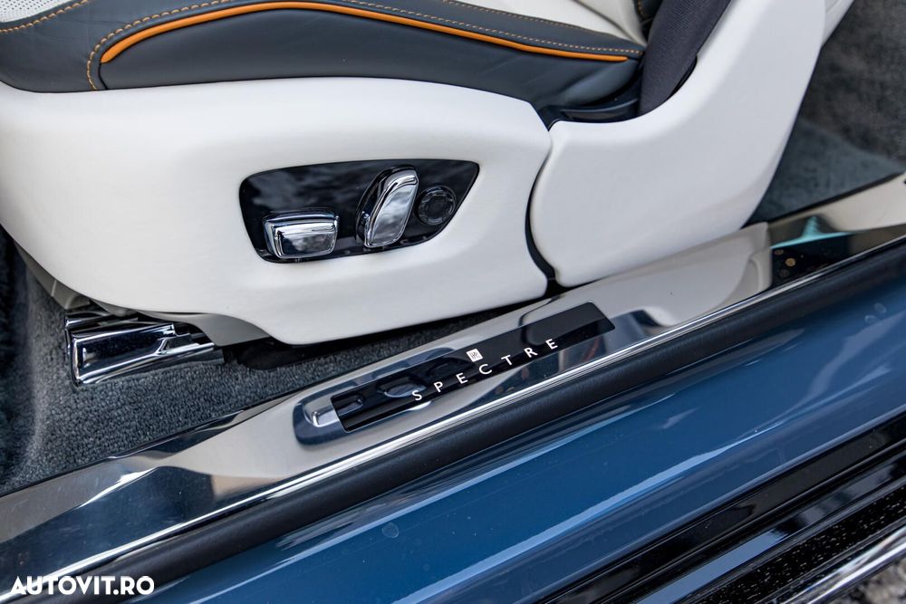 Rolls-Royce Spectre - 15
