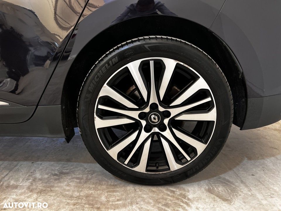 Renault Grand Scenic - 28