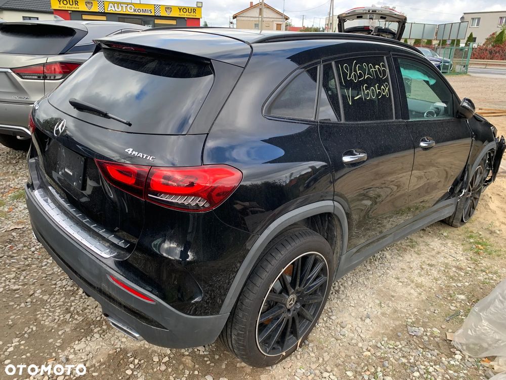 Mercedes-Benz GLA - 4