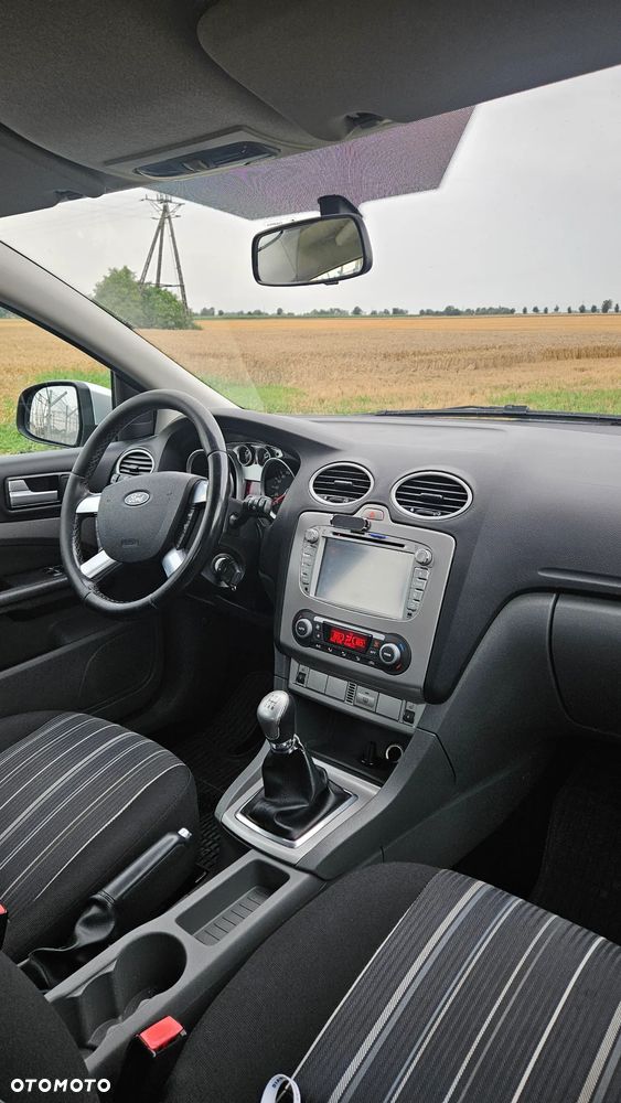 Ford Focus 1.6 16V Trend - 6