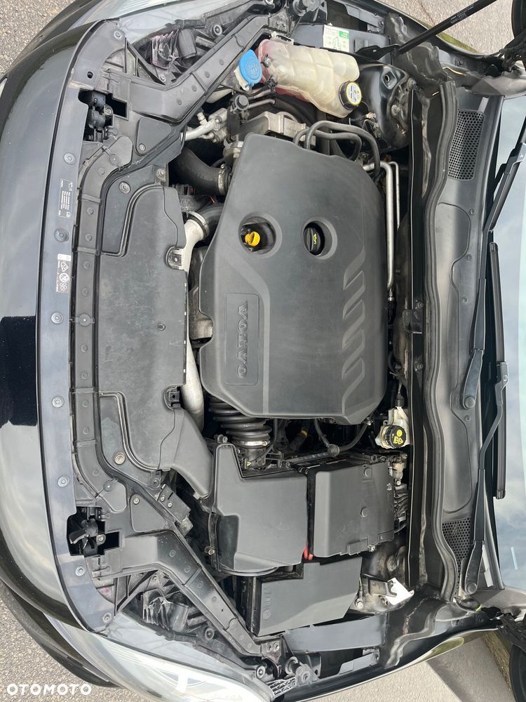 Volvo V40 D2 R-Design - 33