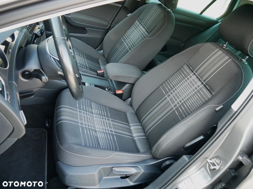 Volkswagen Golf 1.6 TDI BlueMotion Technology Lounge - 24