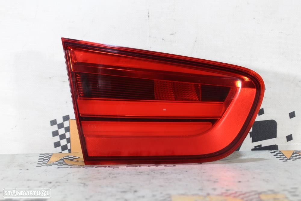 Farolim Esquerdo Bmw 1 (F20)  7359019 / 63217359019 / Condutor Da Mala - 1