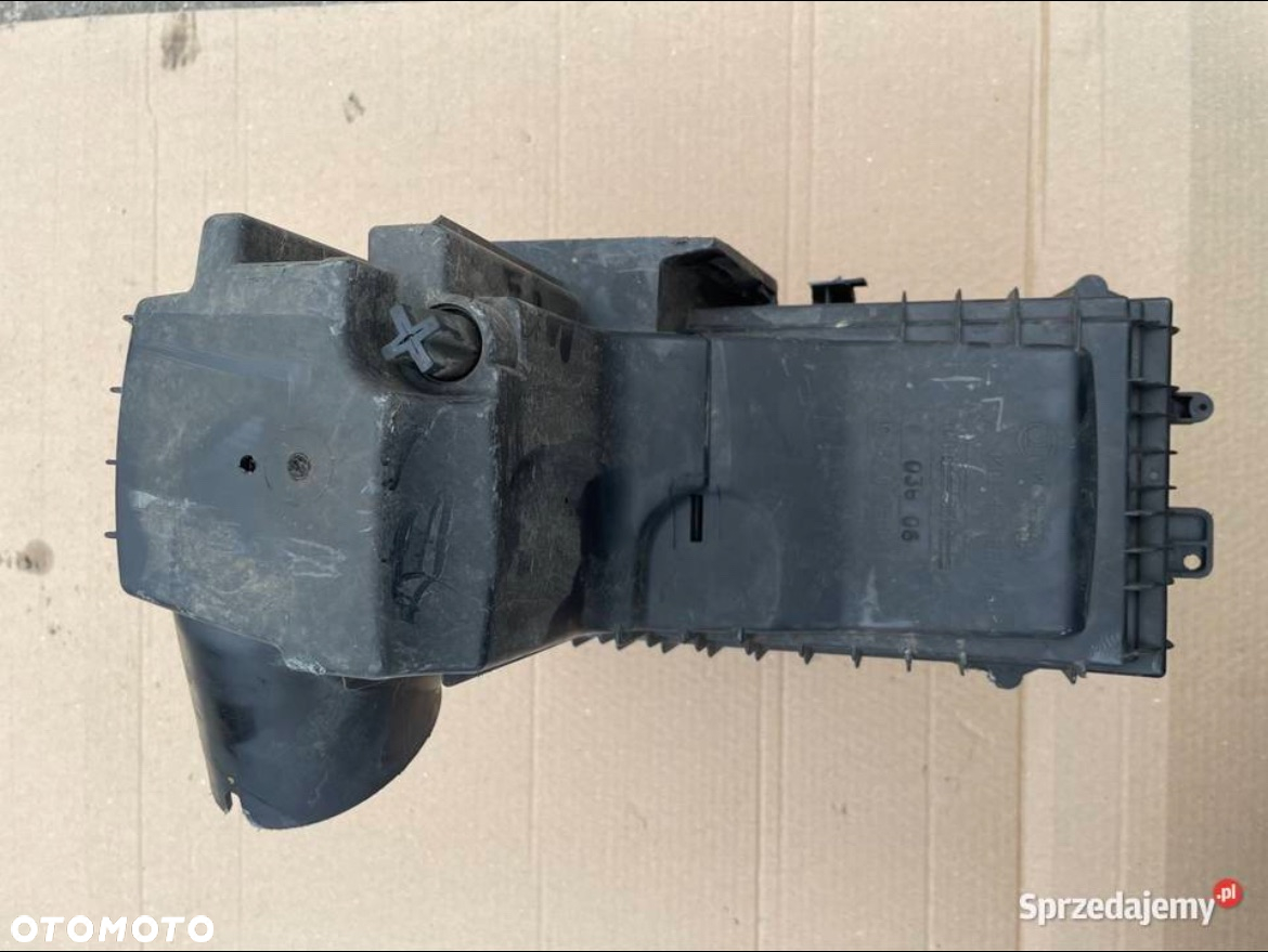 9681746980 obudowa filtra powietrza  peugeot 407 - 3