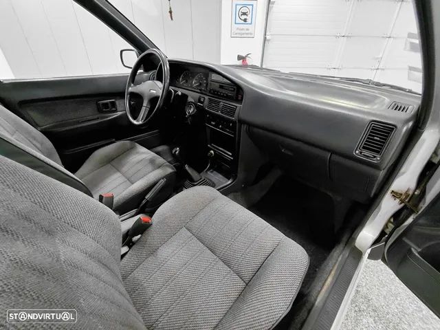 Toyota Corolla Sedan 1.3 XL 12V - 16