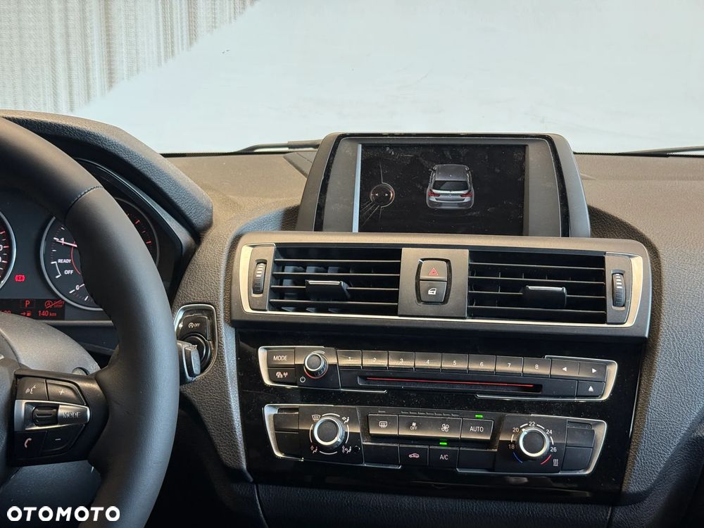 BMW Seria 1 118i M Sport - 12