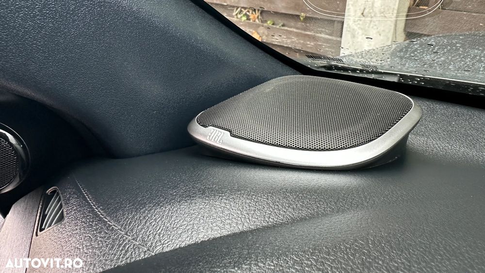 Toyota Hilux 2.8D 204CP 4x4 Double Cab AT Invincible Color Edition - 22