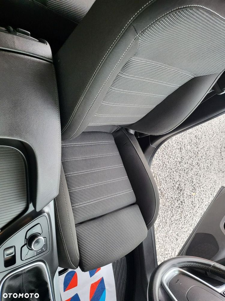 Opel Insignia - 27