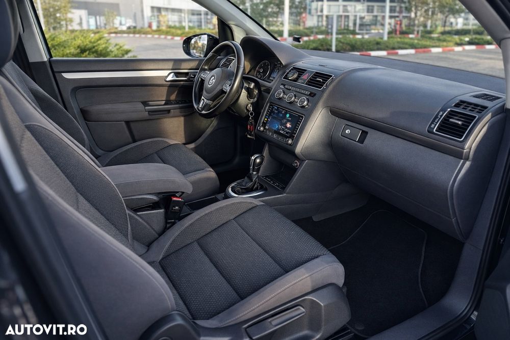 Volkswagen Touran - 8