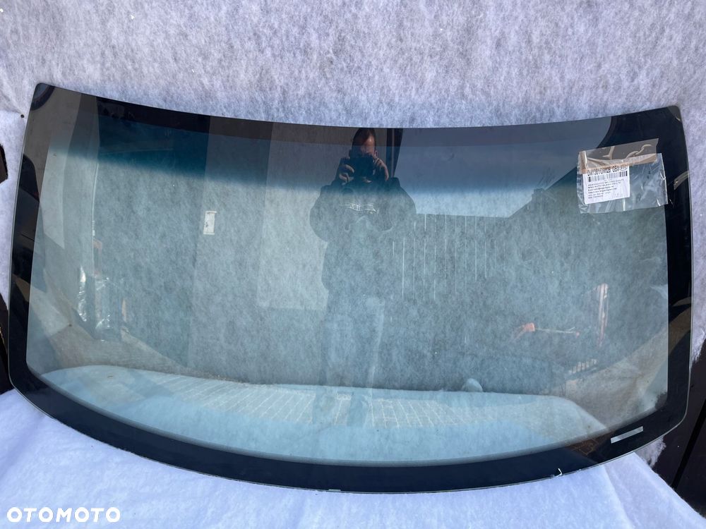 dodge pickup 2d szyba przednia nowa po 2000- - 1