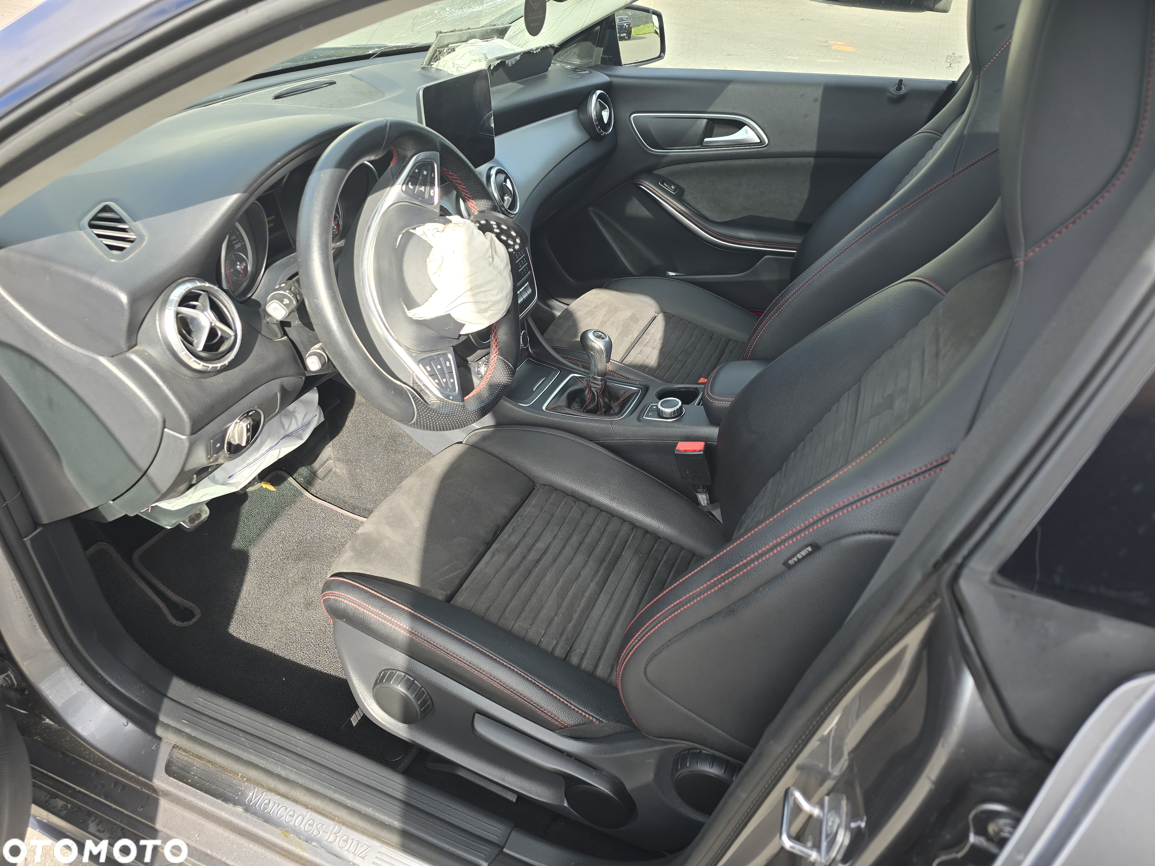 Mercedes-Benz CLA Shooting Brake 180 AMG Line - 11