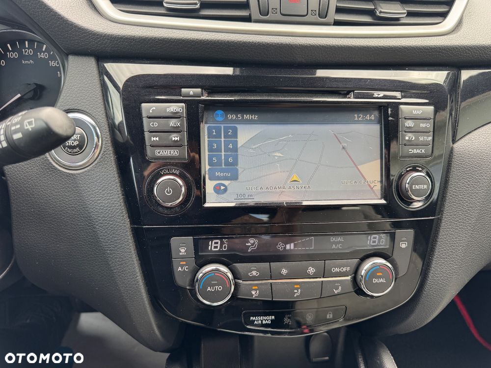 Nissan Qashqai 1.6 DCi Xtronic TEKNA - 11