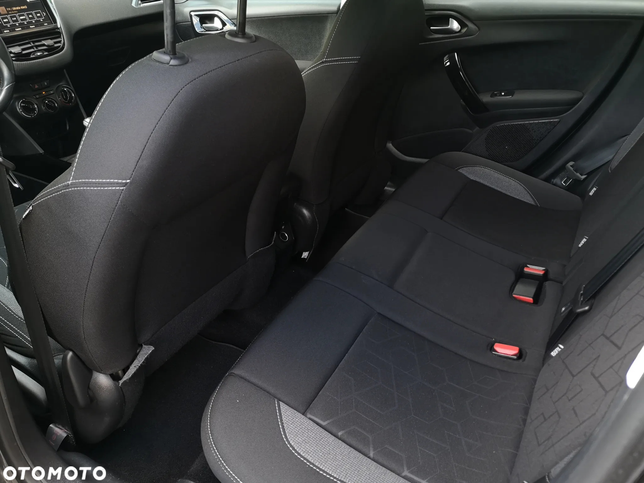 Peugeot 2008 1.5 BlueHDi Style - 20