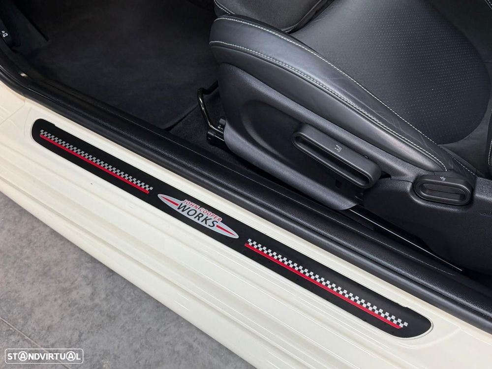 MINI 3 Portas Cooper SD - 15