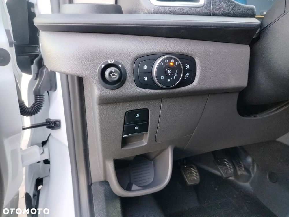 Ford Transit Pojedyncza kabina - 13