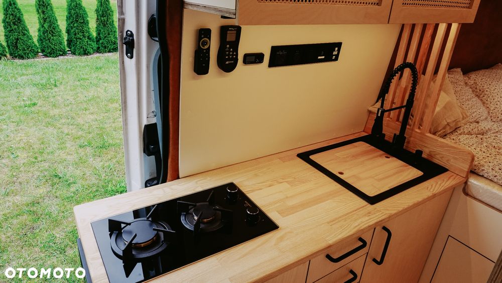 Mercedes-Benz Sprinter 907.235 - 15