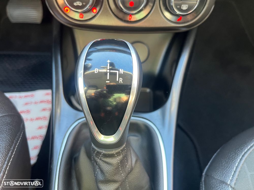 Opel Corsa 1.4 Innovation J17 Easytronic - 14