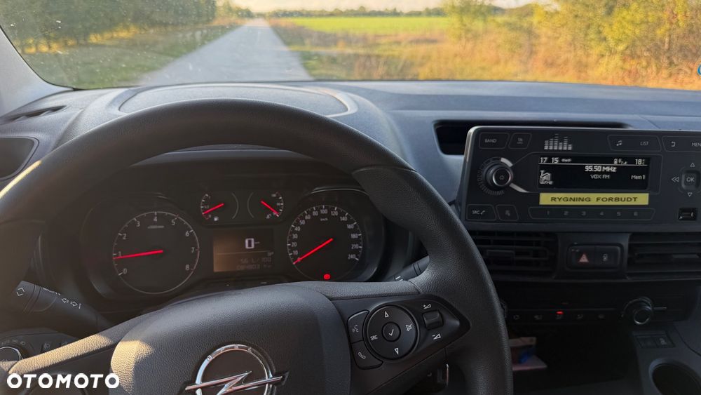 Opel Combo 1.5 CDTI Essentia - 11
